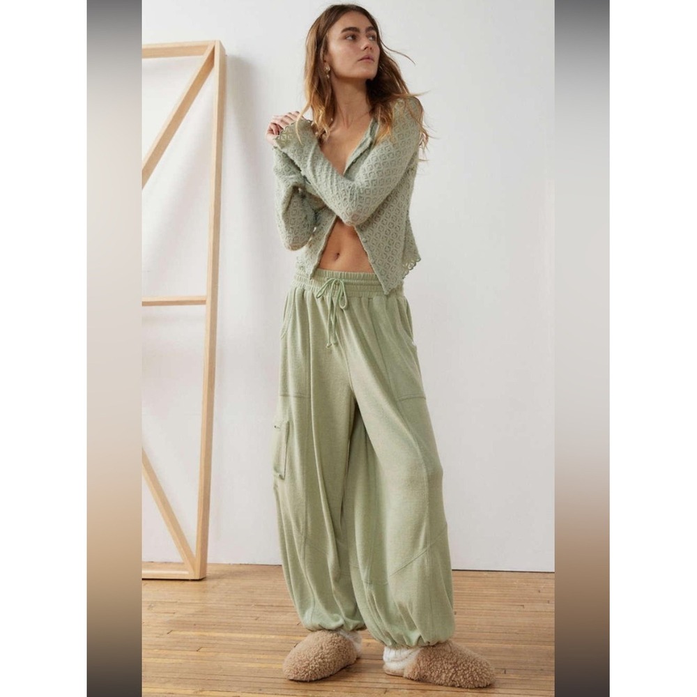 Out from Under Light Sage Wide-Leg Cargo Joggers S/P